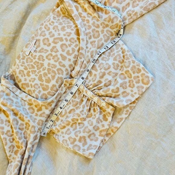 Colsie XS soft long sleeve leopard crop‎ Henley soft - Picture 6 of 8
